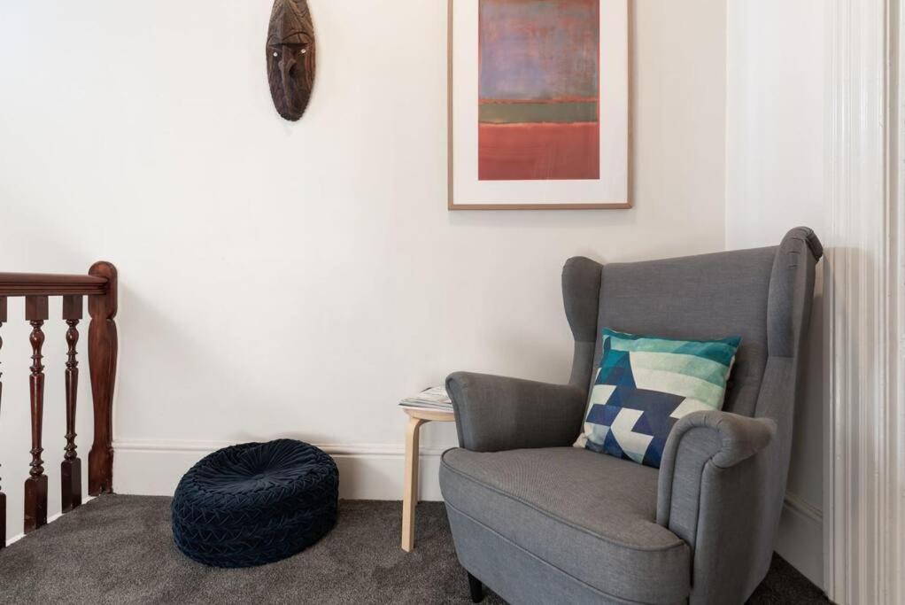 Апартаменты Generous Victorian Terrace In Cbd - Parking & Wifi Лонсестон Экстерьер фото