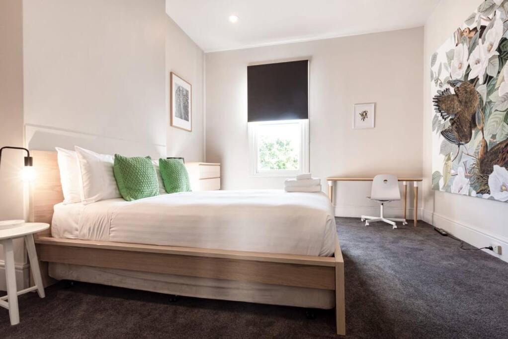 Апартаменты Generous Victorian Terrace In Cbd - Parking & Wifi Лонсестон Экстерьер фото